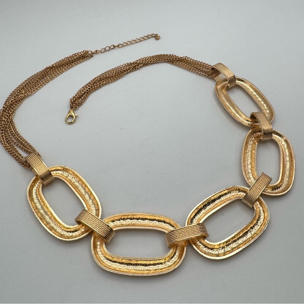 New Gold Tone Hammered Oval Link Statement Necklace 23–25” Chunky - Picture 6 of 6